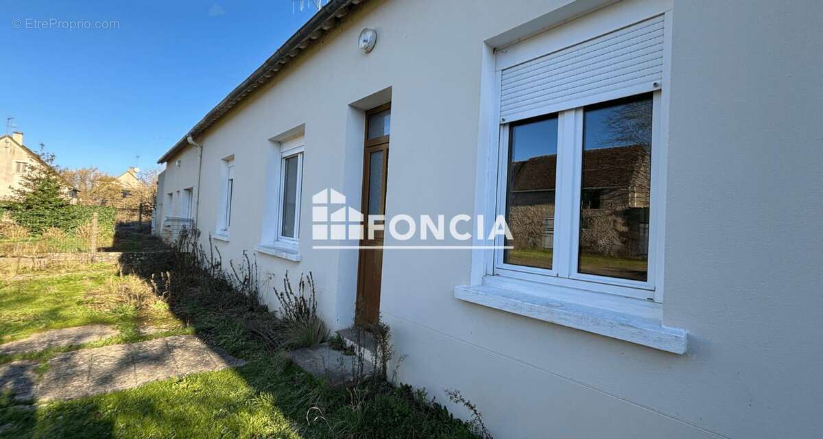 Maison à SAINT-AUBIN-DE-LOCQUENAY