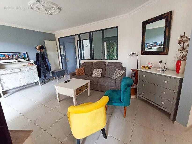                        Salon - Appartement à SAINT-NAZAIRE
