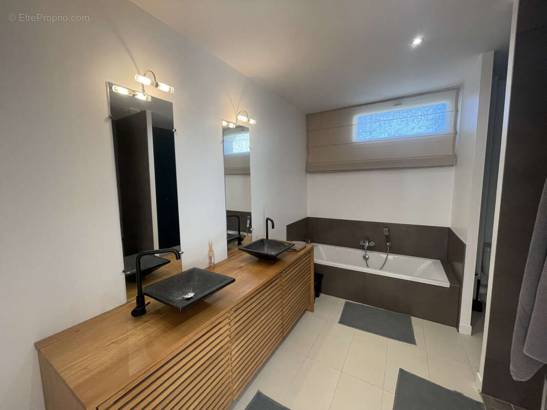 Maison à PARCAY-MESLAY