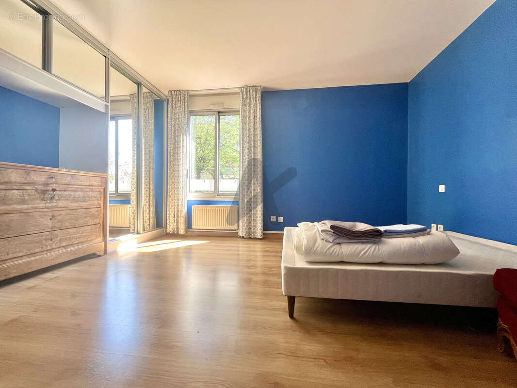 Appartement à CHARBONNIERES-LES-BAINS
