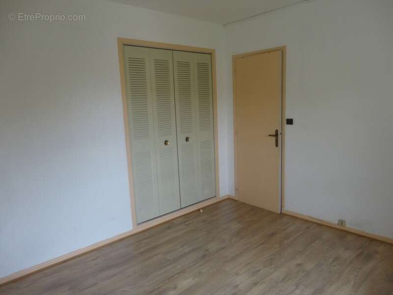 Dpt Tarn (81), à vendre Castres villa P6 de 124 m² sur terrain 358 m² avec terrasse et garage - photo 5