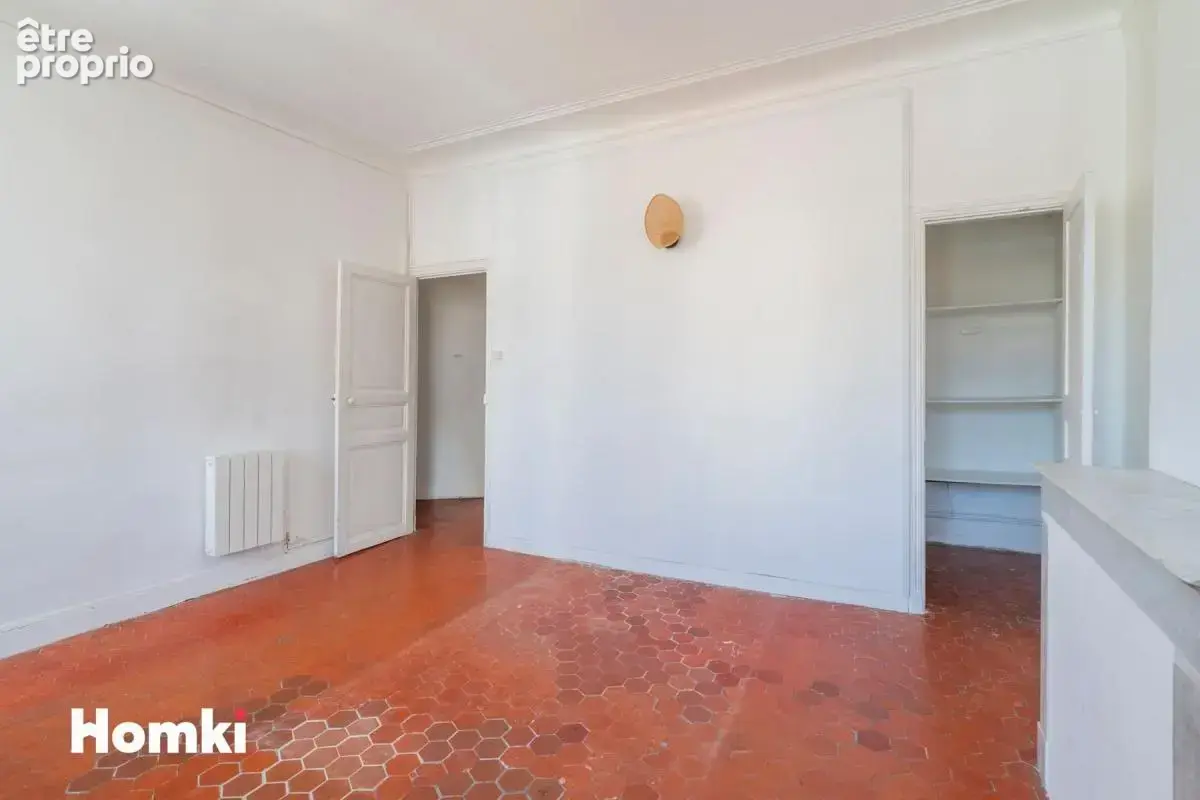 Appartement T3 de 76 m² à Marseille 13006, Rue Paradis - photo 4