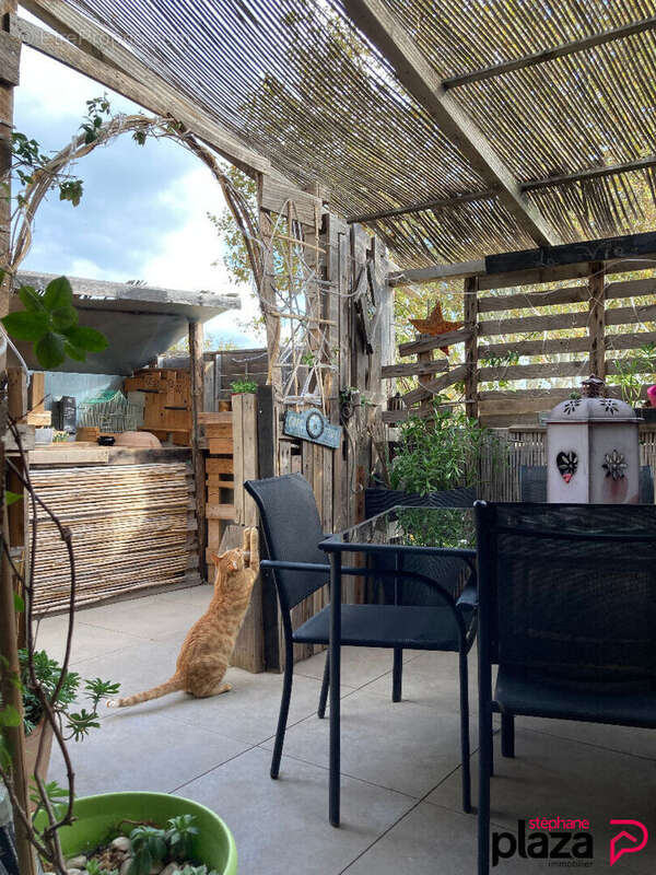 Appartement à PELISSANNE