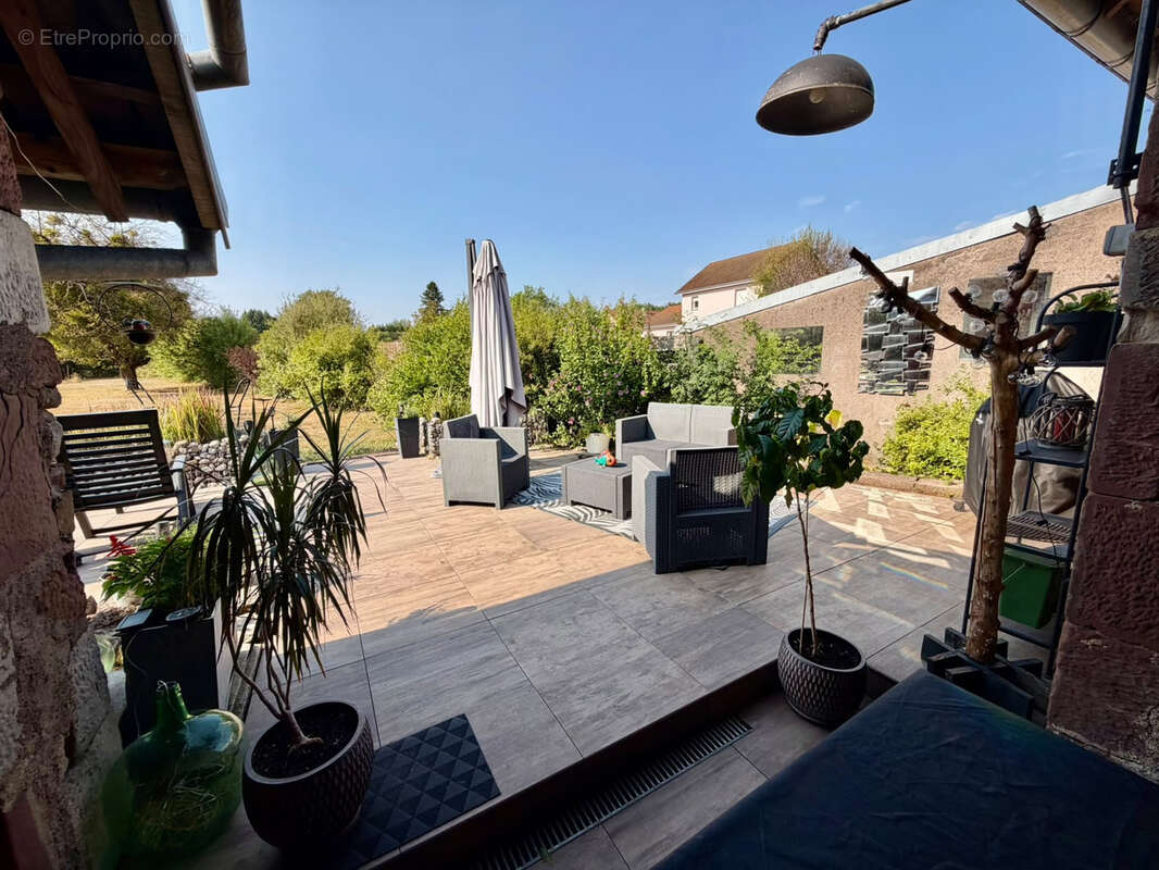 Vente charmante maison rénovée, mitoyenne, sur terrain de  24,77 ares ROYE - photo 13