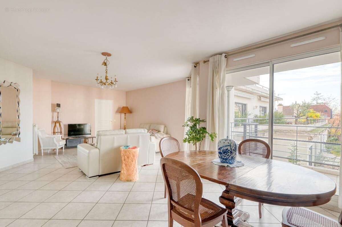 Appartement à LYON-8E