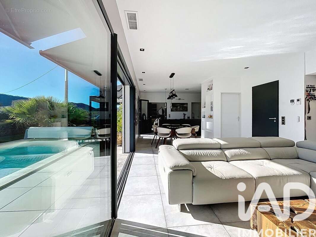 Photo 3 - Maison à BAGNOLS-EN-FORET