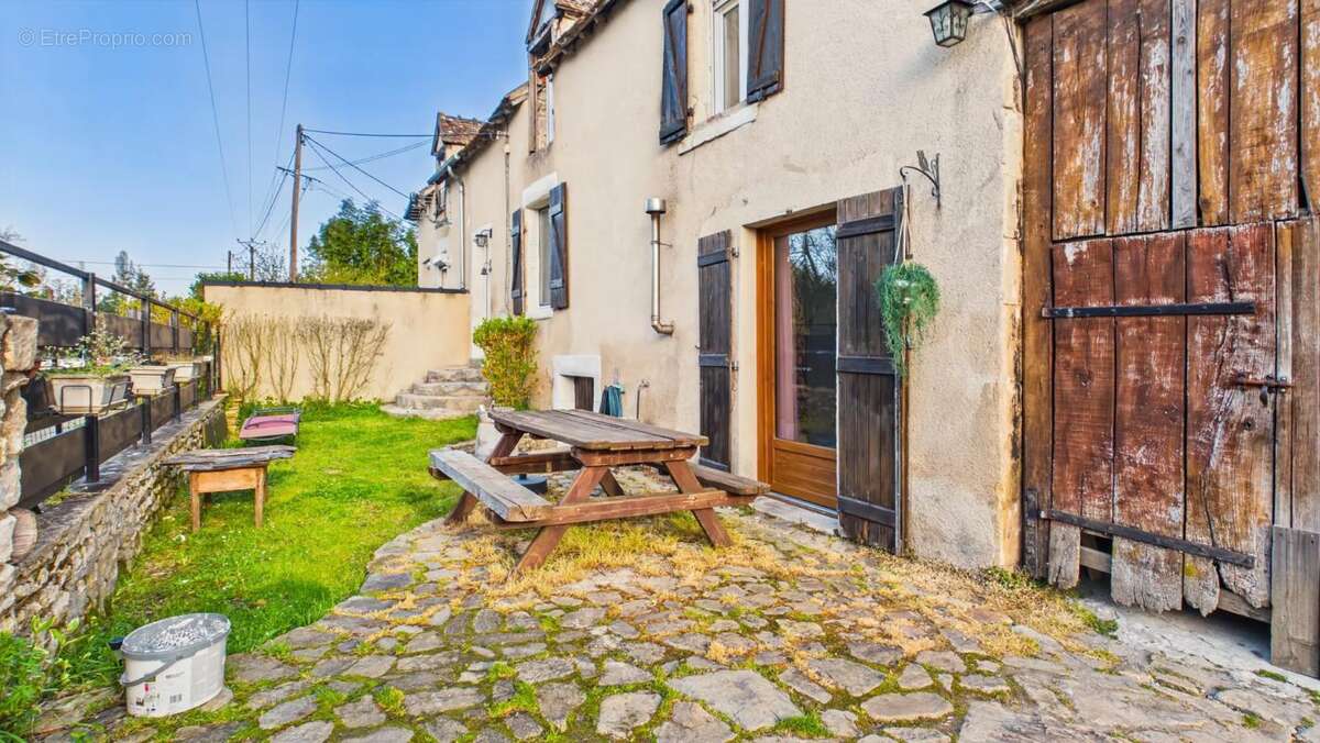 Maison à MEZIERES-EN-BRENNE