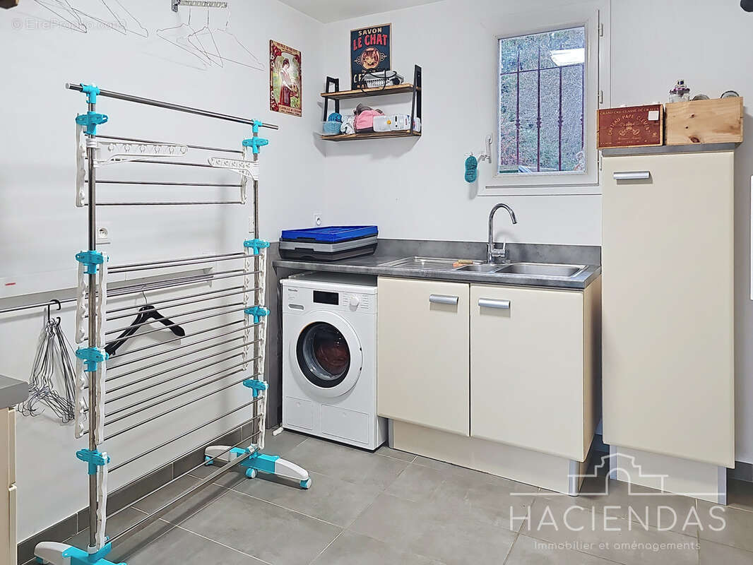 Maison à PELISSANNE