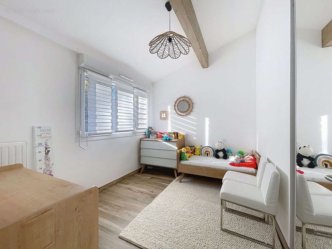 Appartement à CHATEAUNEUF-GRASSE