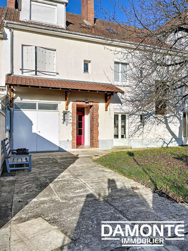A VendreImmeuble de rapport 330 m2   Maison + T5 + Local professionnel   Fort potentiel ! - photo 3