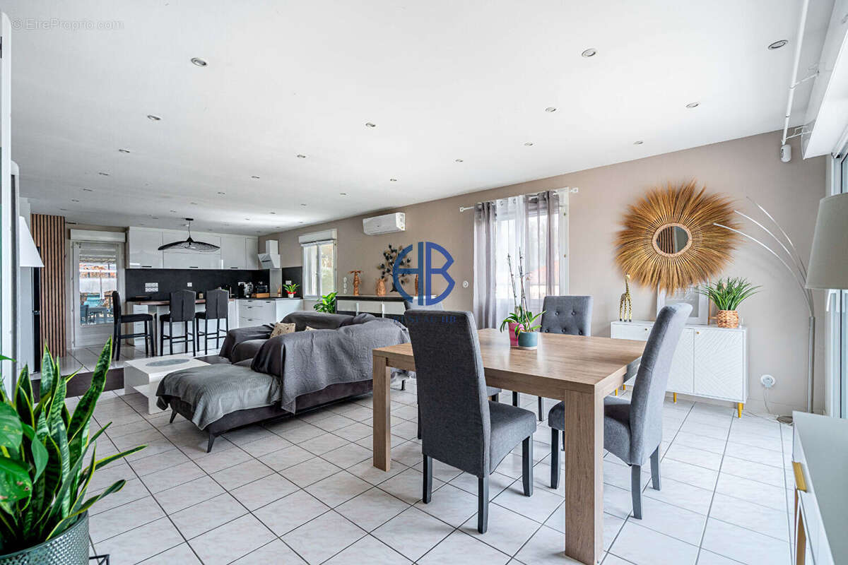 Maison à SAINT-CHEF