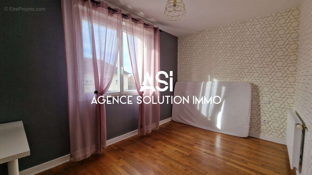 Maison à L'HUISSERIE