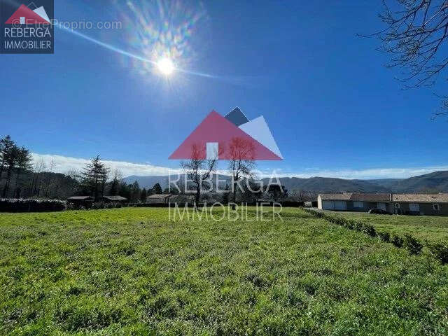 Terrain à PONT-DE-LARN