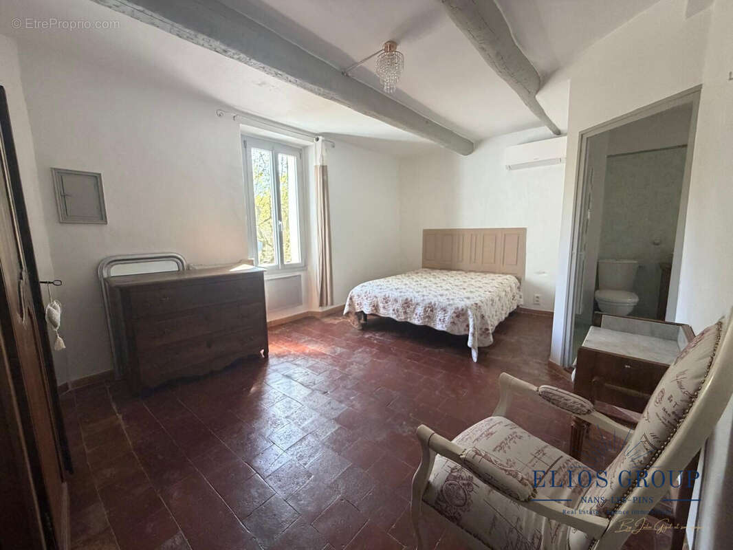 Maison 240 m² à Rougiers  - photo 7