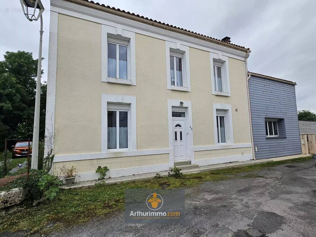 Maison à SAINT-MARD