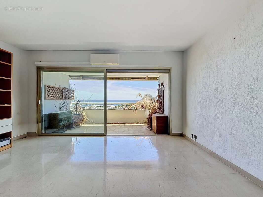 Appartement à VILLENEUVE-LOUBET