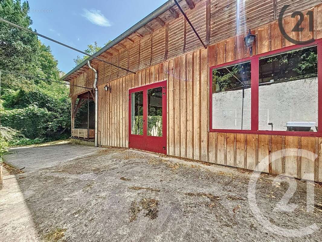 Maison à PONT-SAINTE-MARIE