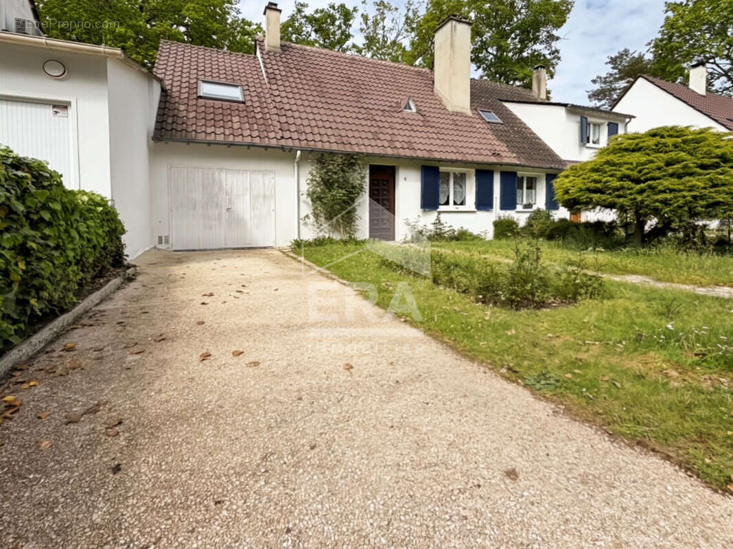 Maison à SAINT-FARGEAU-PONTHIERRY