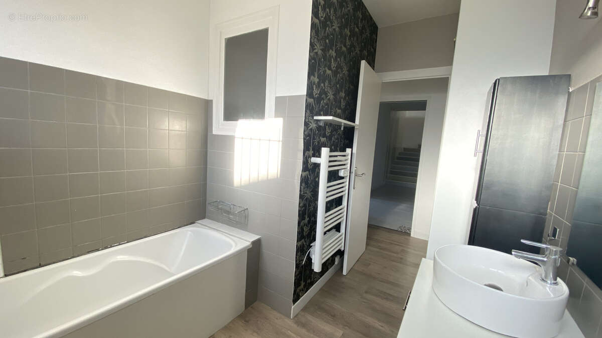 Maison à CHENAC-SAINT-SEURIN-D&#039;UZET