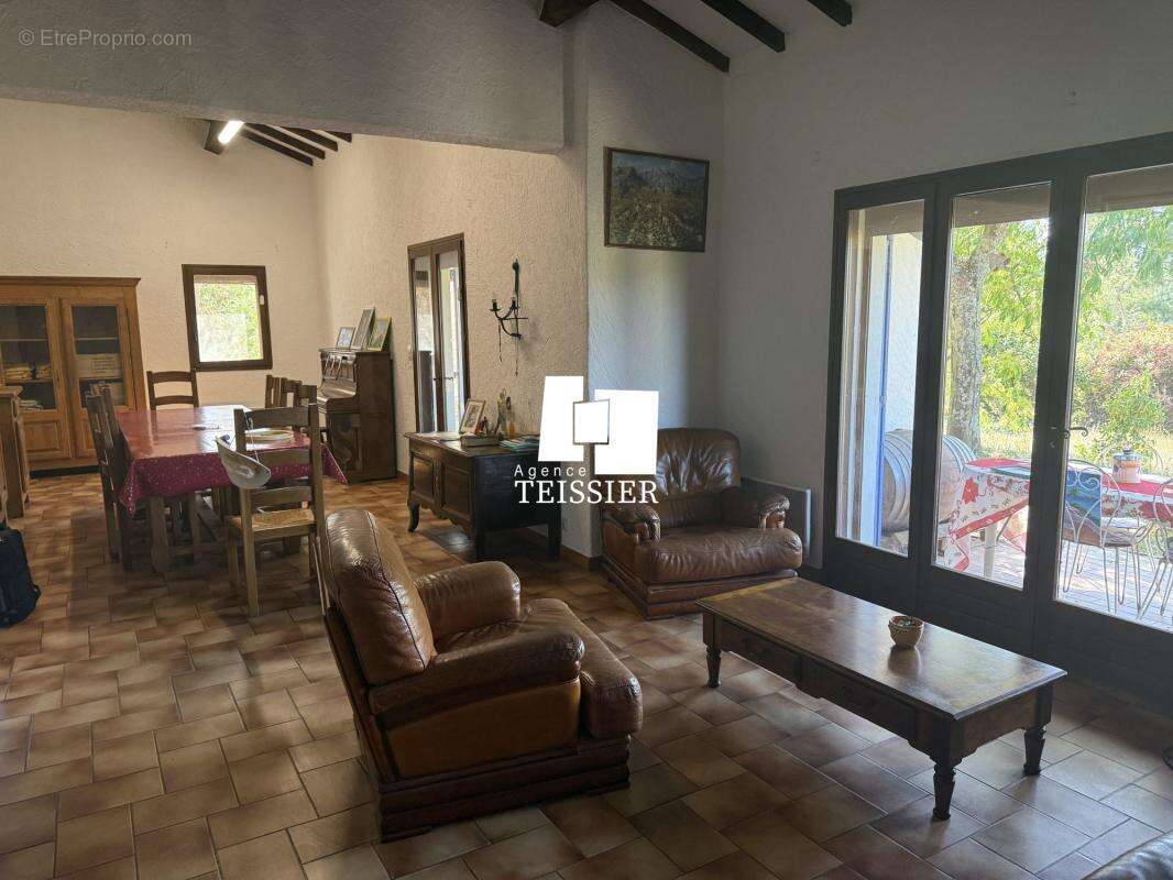 Sud Ardèche : 07260 Rosieres, Villa avec piscine sur 6800 m² - photo 7