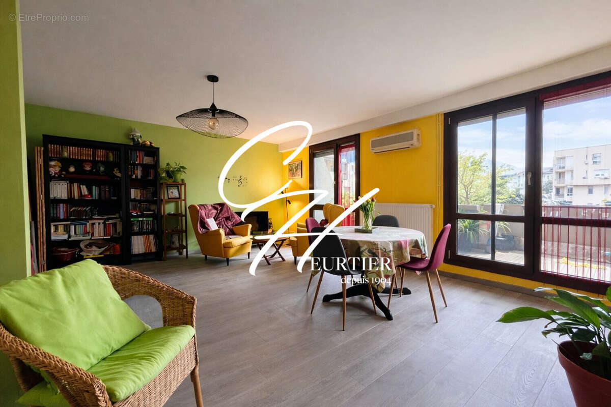 Appartement à FONTAINE