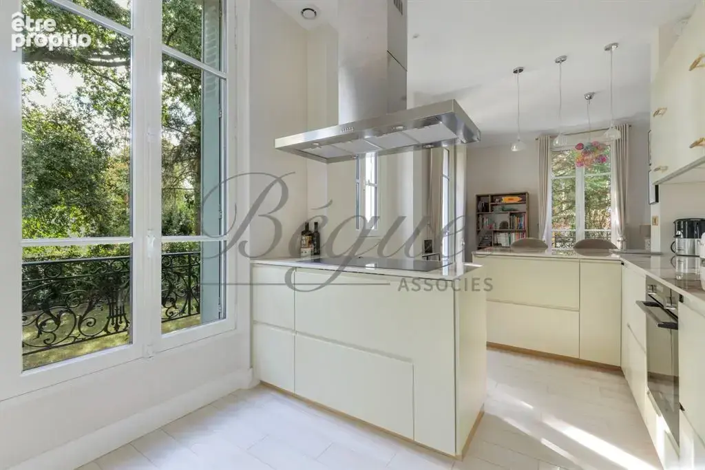 Vaucresson (92420) – Maison de charme de 210 m², 5 chambres, jardin paysager et terrasse – Terrain 396 m² - près de Paris, Hauts - photo 7