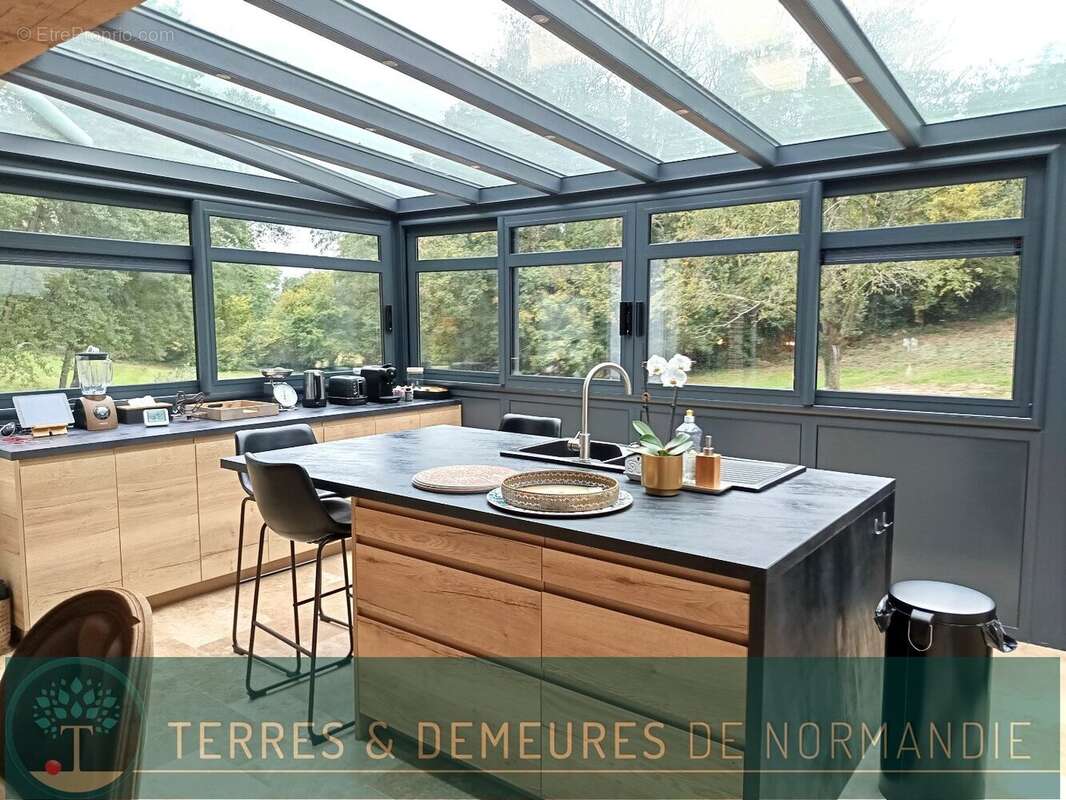 Maison à CORMEILLES