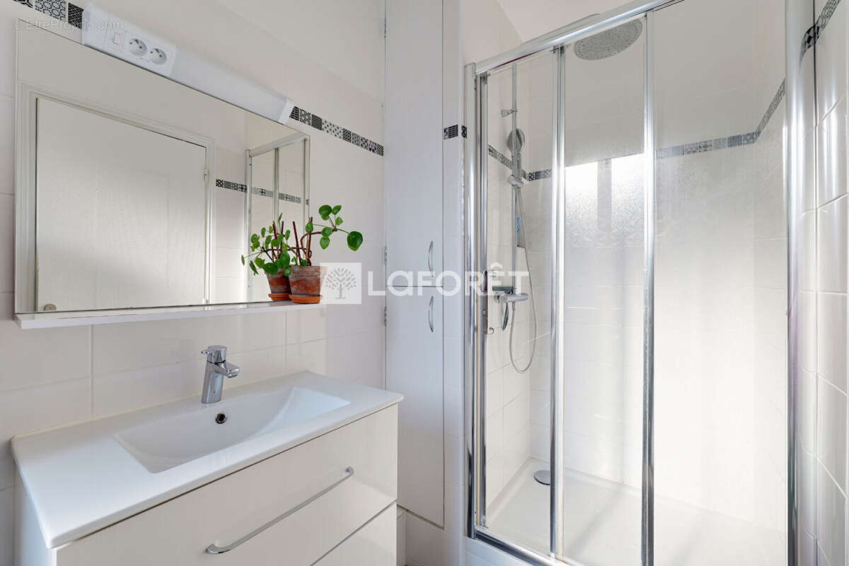 Appartement à PARIS-14E