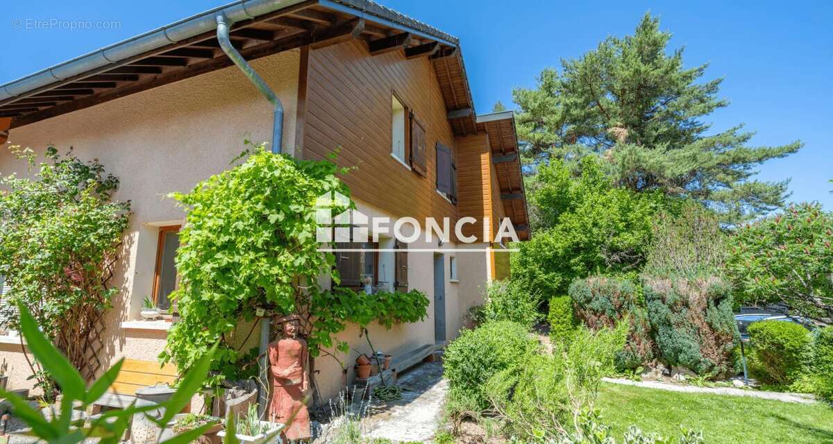 Maison de constructeur pour vivre près du Lac d'Annecy et de ses commodités , plus de 191 m2  habitables sur une parcelle arboré - photo 15