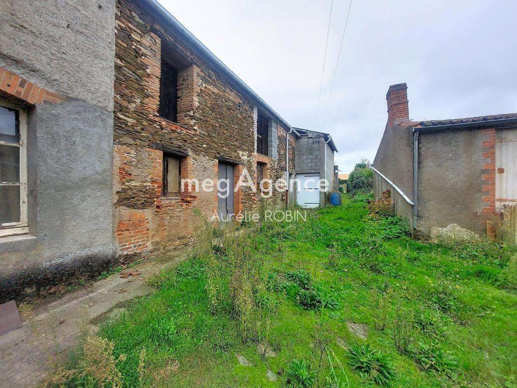 Maison à BEGROLLES-EN-MAUGES