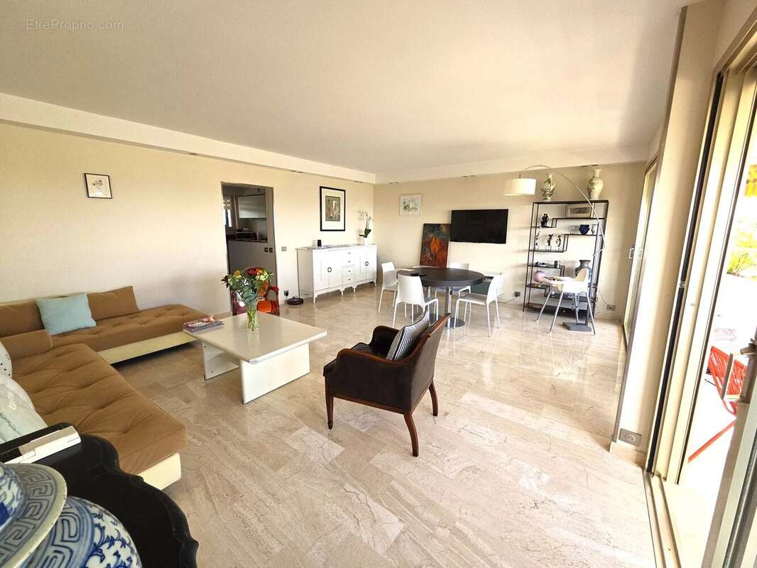 Appartement à VILLENEUVE-LOUBET