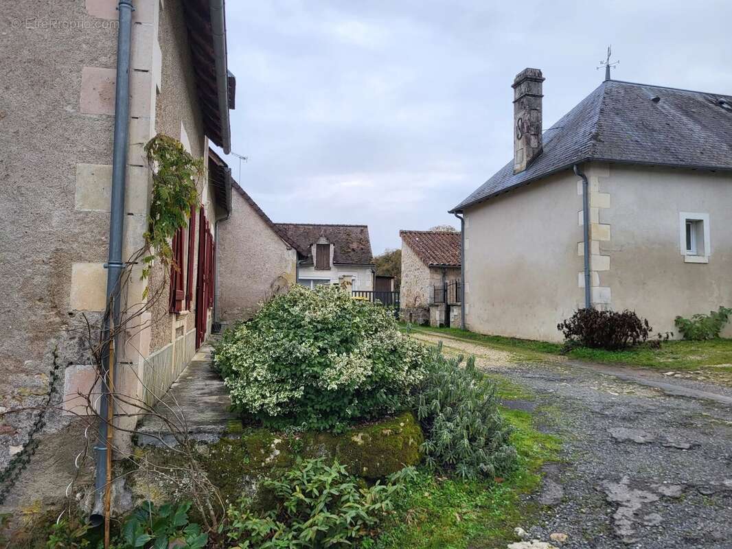 Maison à SAINT-PIERRE-DE-MAILLE