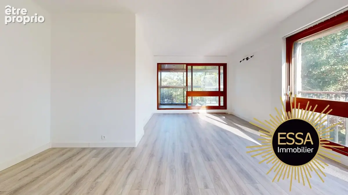 Appartement 5 pièces 112 m² à vendre à Rocquencourt (78150) - photo 2