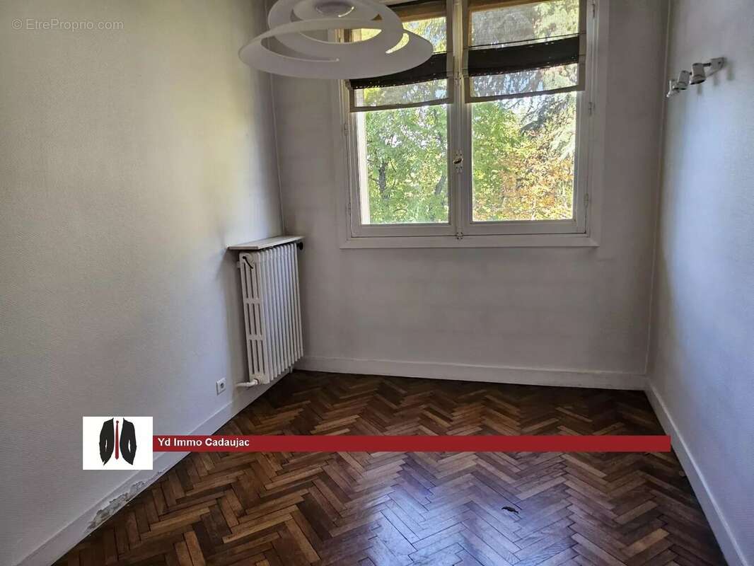 Bordeaux Caudéran – Grand appartement avec garage, cave et double balcon - photo 13