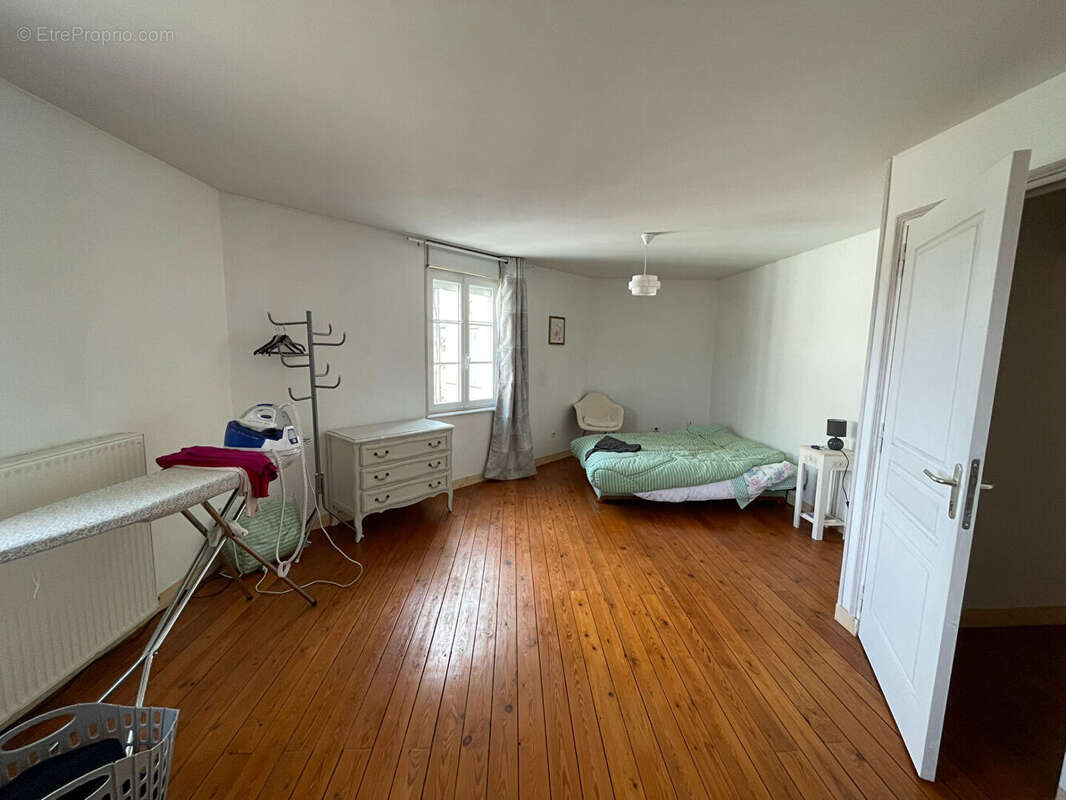 Maison 7 pièces à vendre à Varrains - Calme et Confort - photo 13
