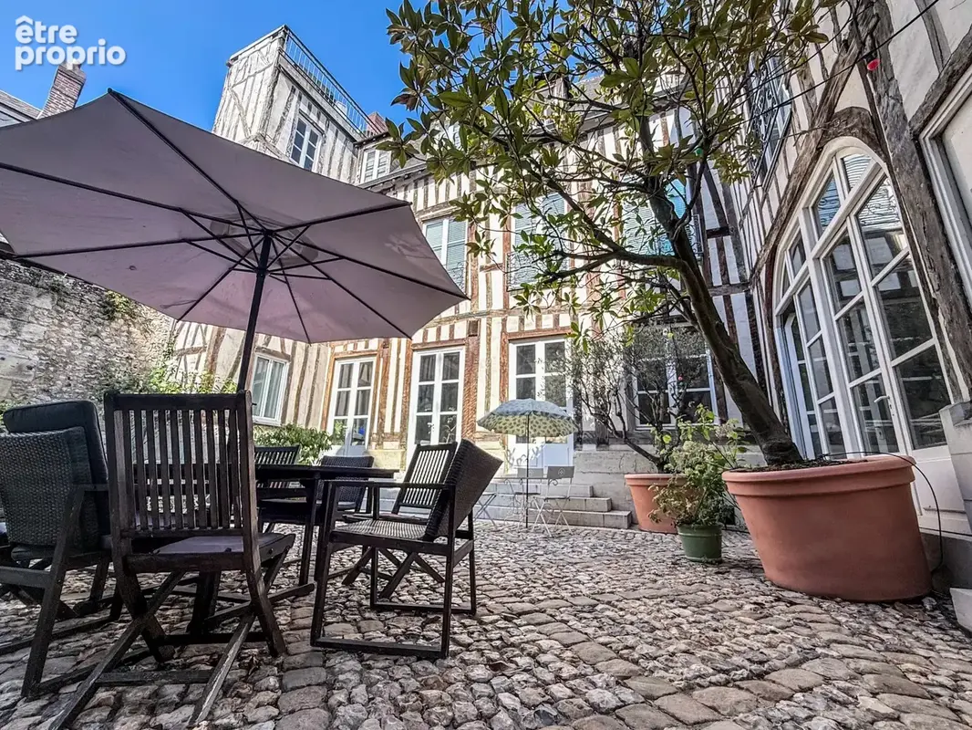 Rouen hyper-centre – Hôtel particulier d’exception 447 m² – Cour & 2 parkings - photo 6