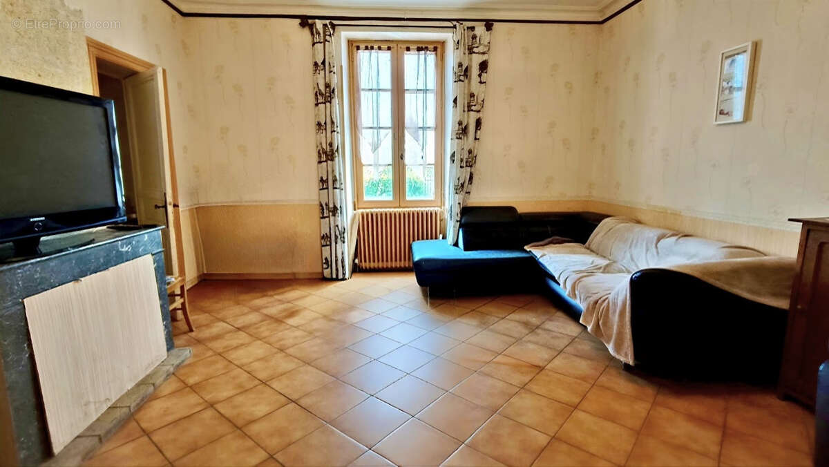 Propriété de caractère   Maison bourgeoise en pierre, dépendances et 2,5 hectares de terrain - photo 11