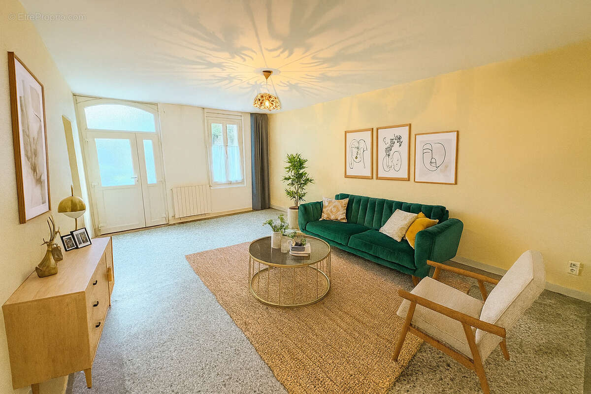 Maison à COLAYRAC-SAINT-CIRQ