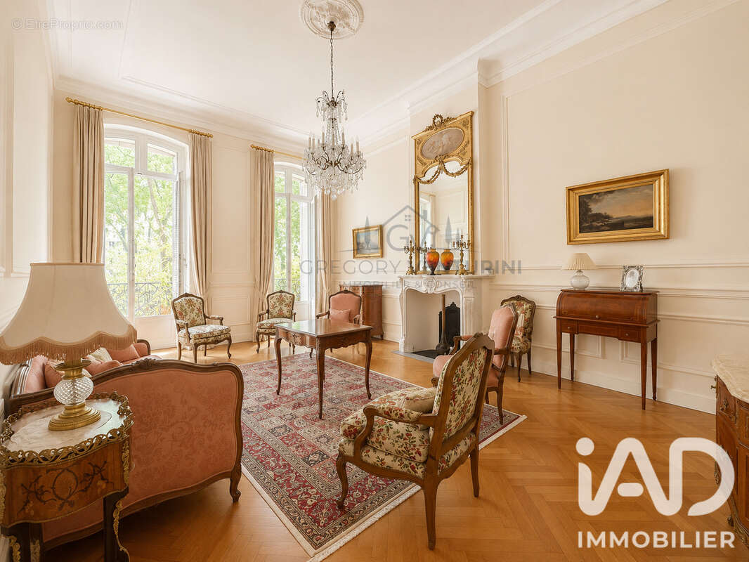 Appartement 215 m² à Marseille-6e  - photo 3