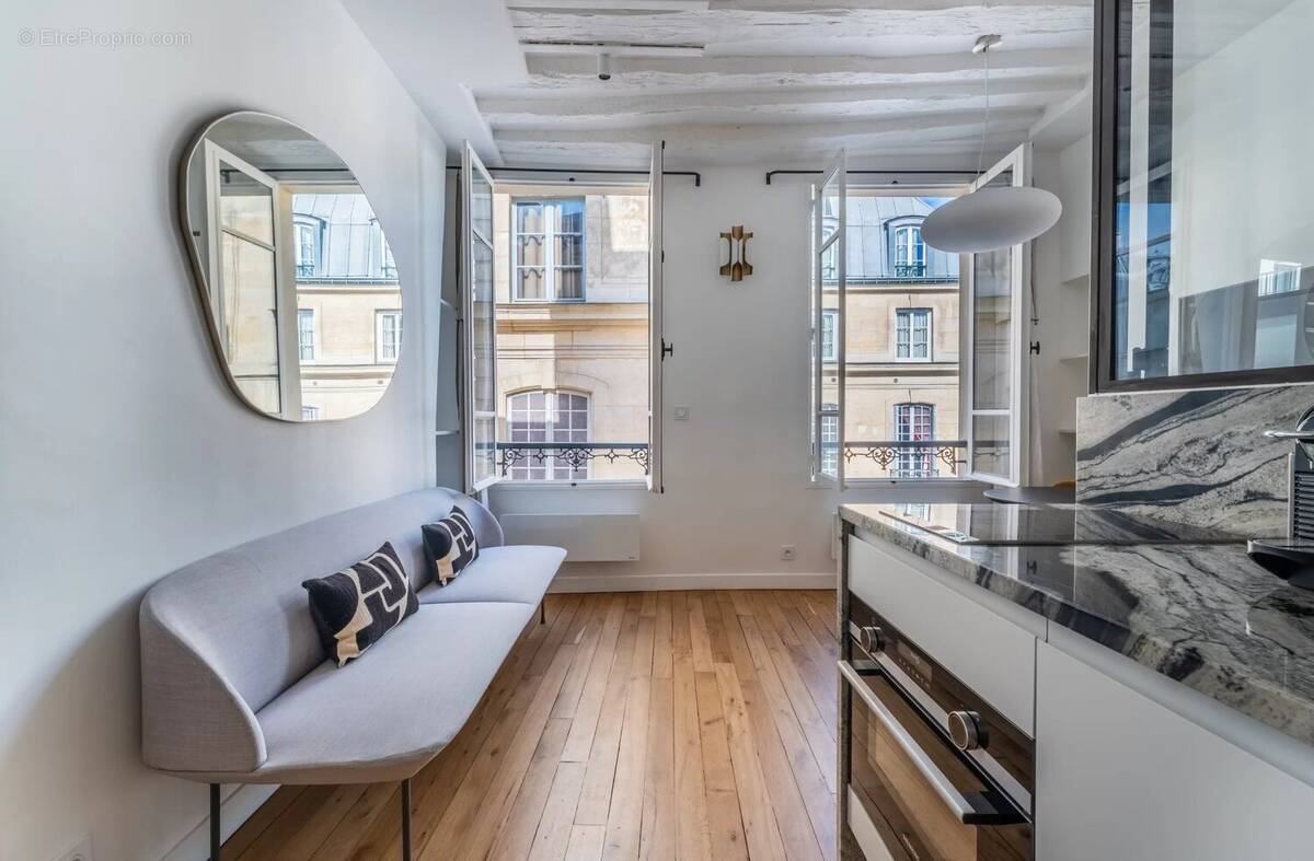 Appartement à PARIS-2E