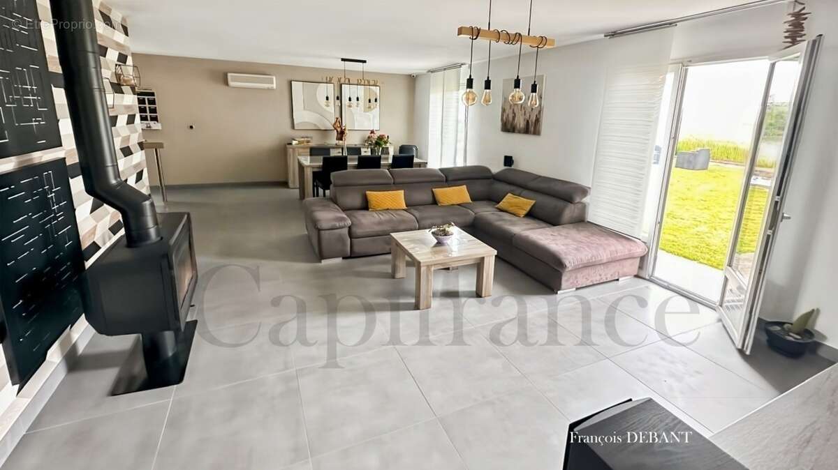 Dpt Marne (51), à vendre proche PONTFAVERGER MORONVILLIERS maison P5 de 100 m² - Terrain de 715 m² - plain pied - photo 2