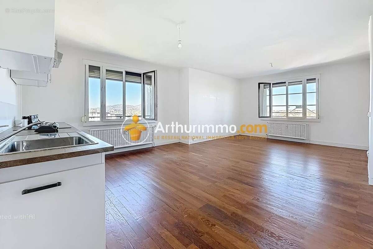 Appartement à LYON-9E