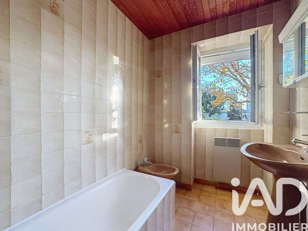 Photo 7 - Maison à HIERSAC