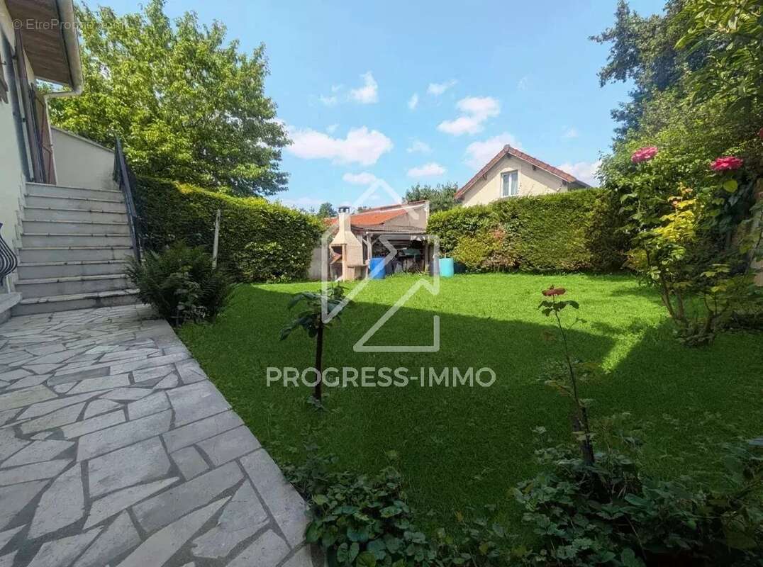 Maison à CHAMPIGNY-SUR-MARNE