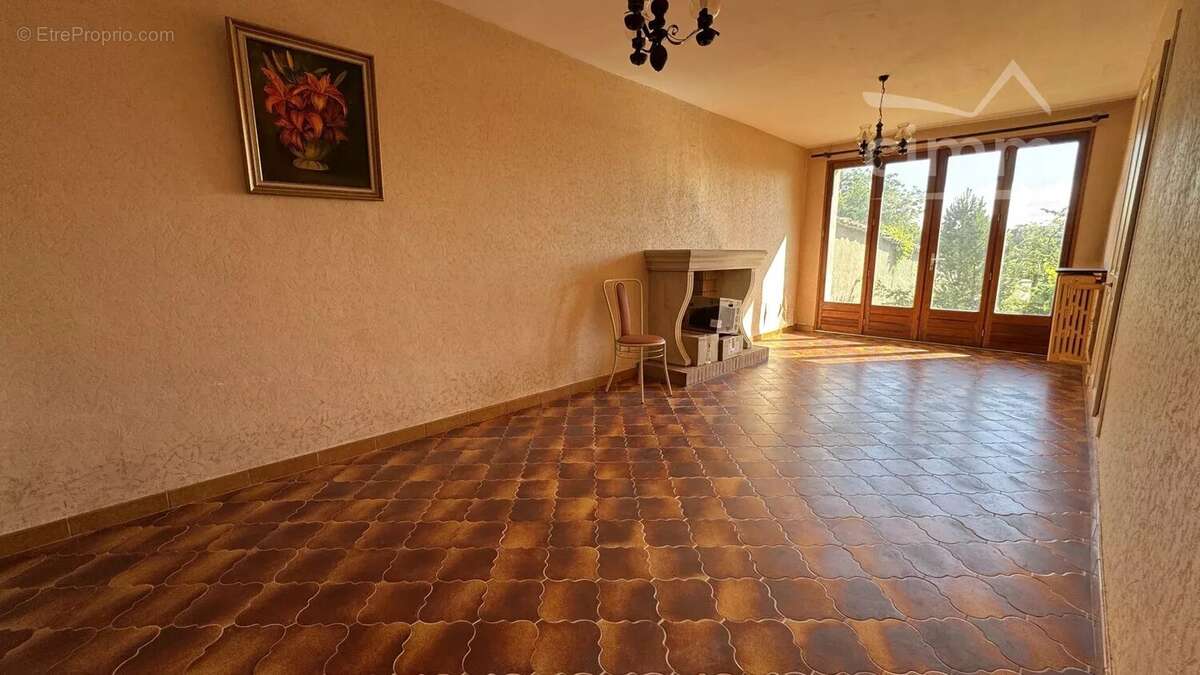 Maison à SAINT-PRIM