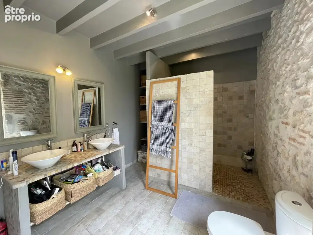 Maison en pierre de caractère avec gîte et piscine - photo 8