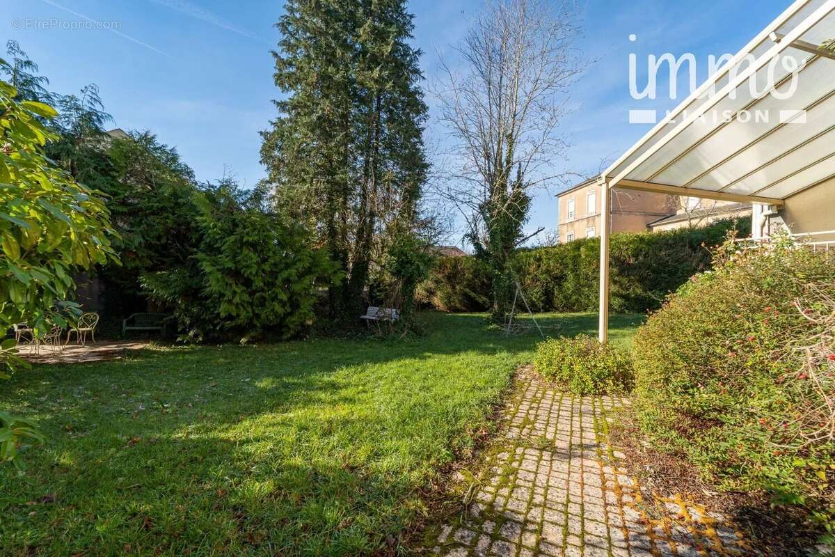 Maison à CHATEAU-CHINON(VILLE)