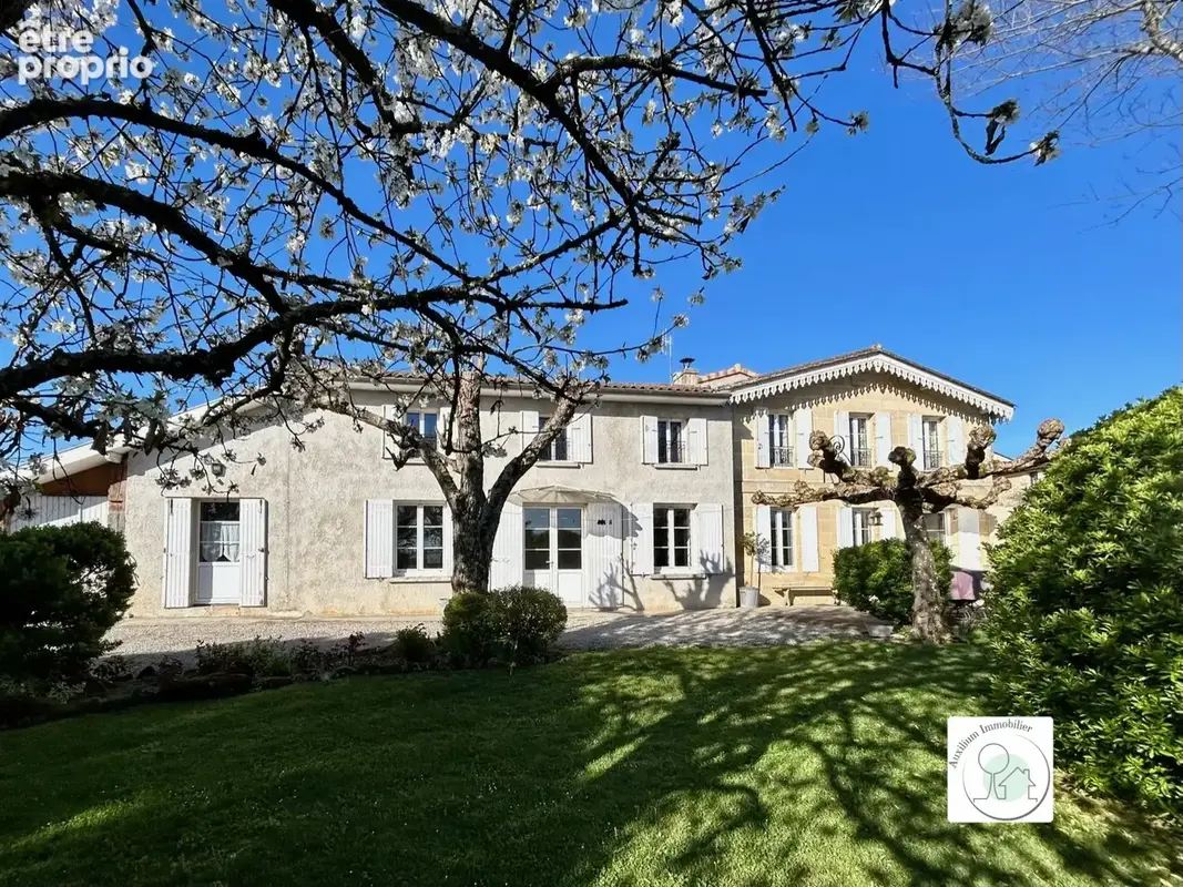 Maison 7 pièces 197 m² à vendre à Bourg (33710) - photo 1