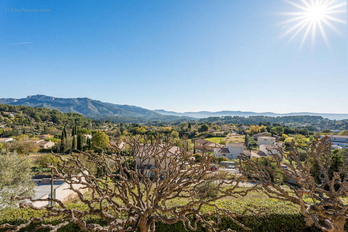 Maison à ROQUEVAIRE