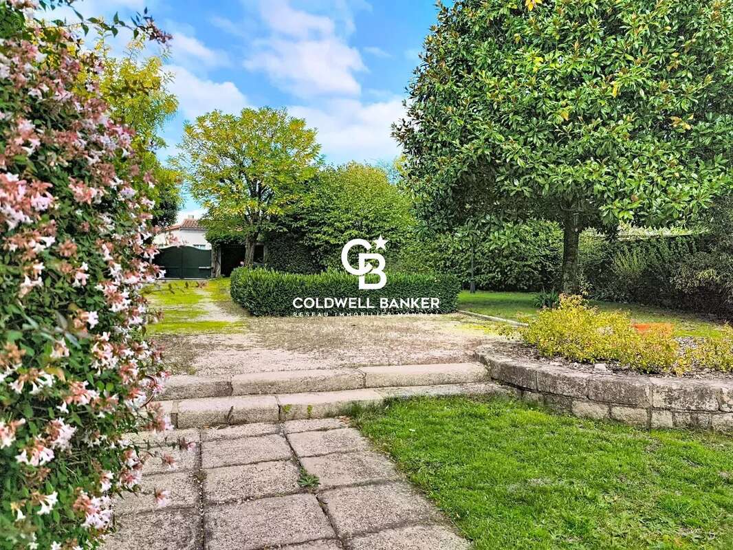 Maison à LES HERBIERS